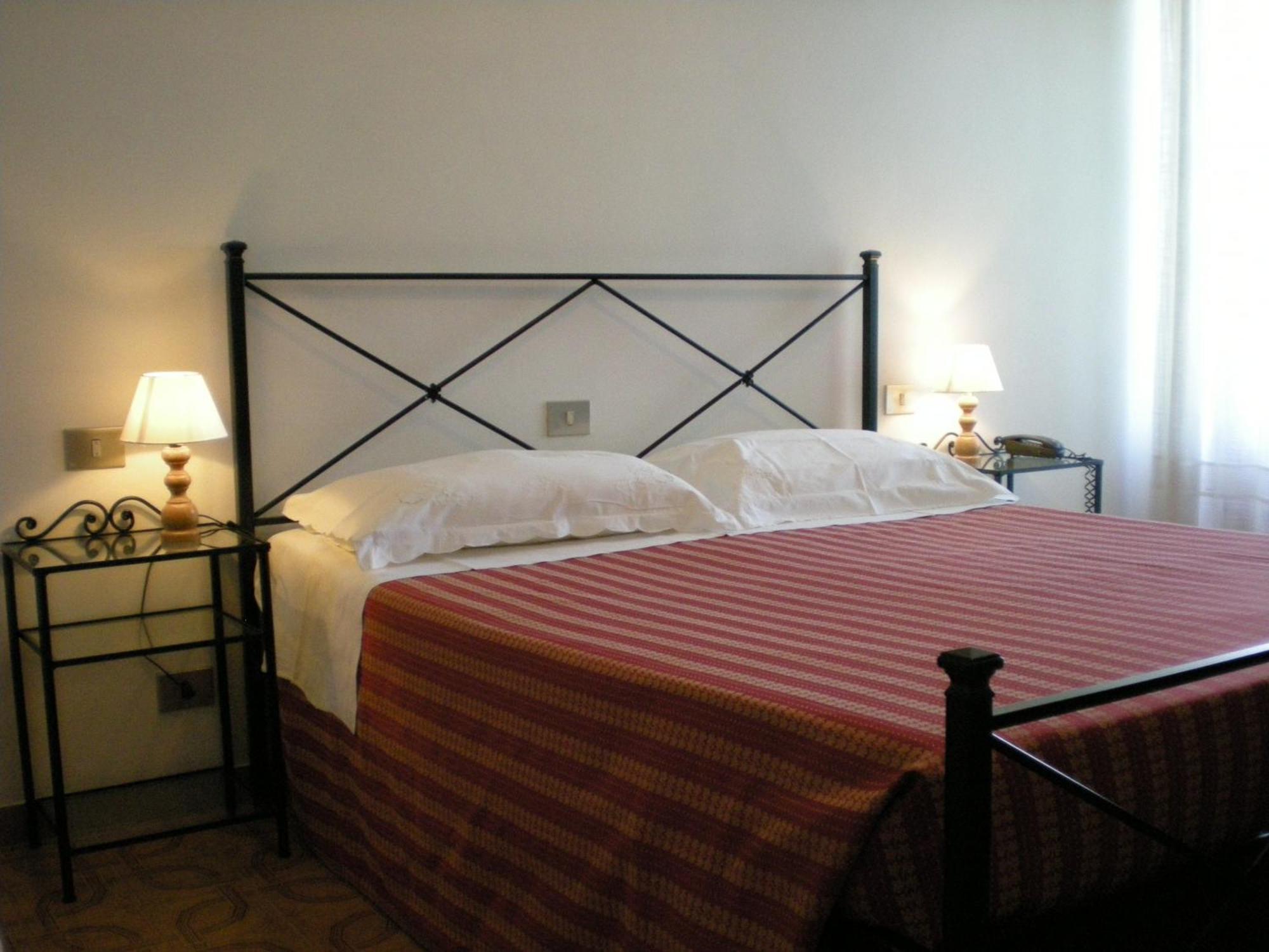 Hotel Sangallo B&B Montepulciano Stazione Δωμάτιο φωτογραφία
